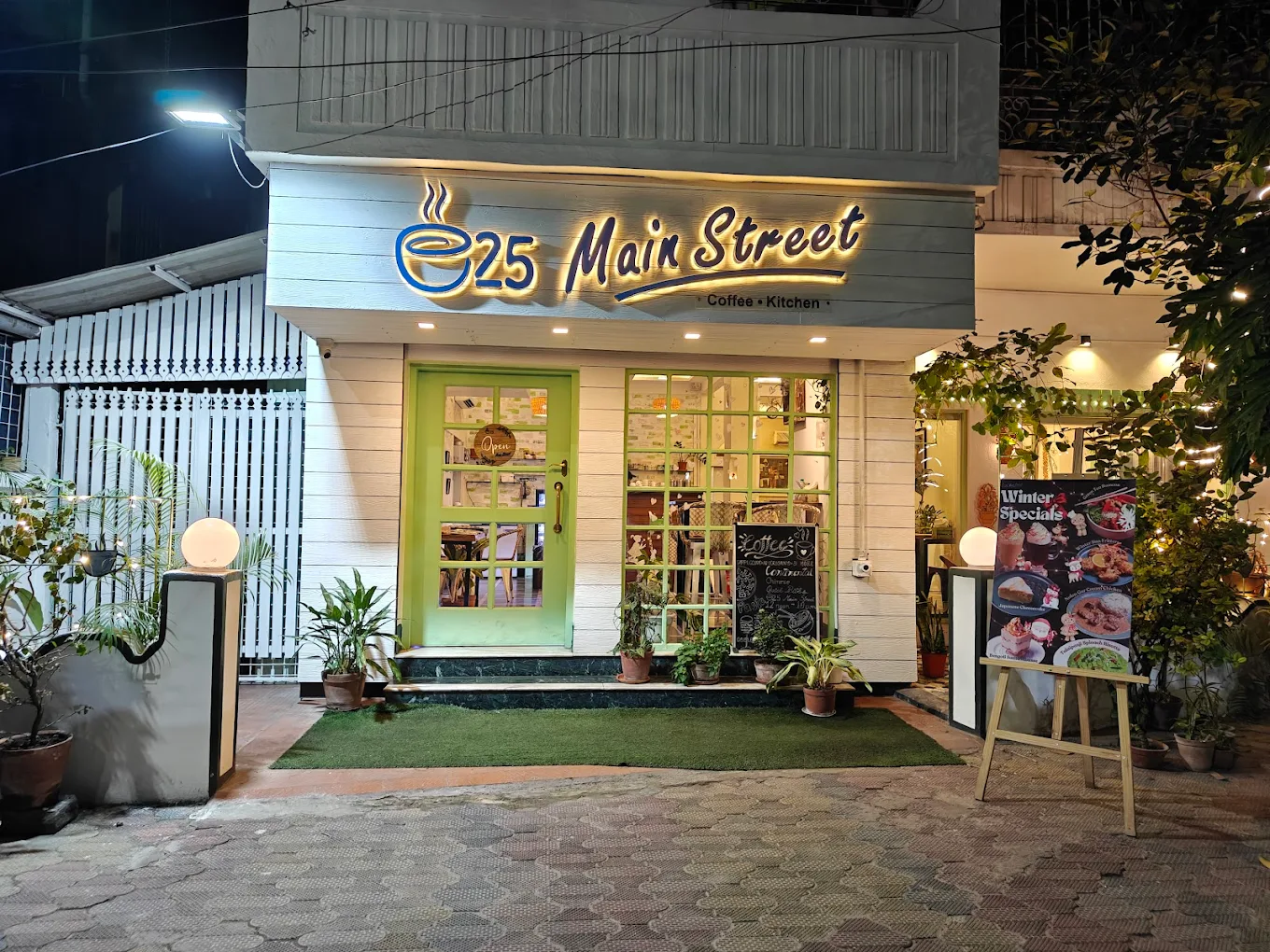 25 Main Street Cafe