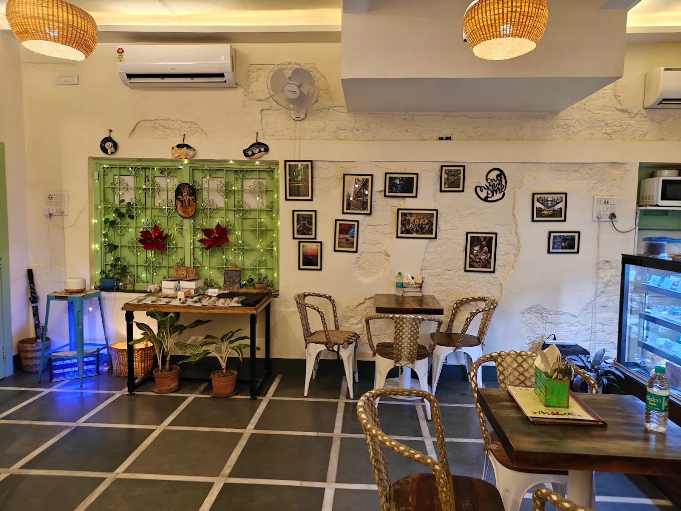 25 Main Street Cafe