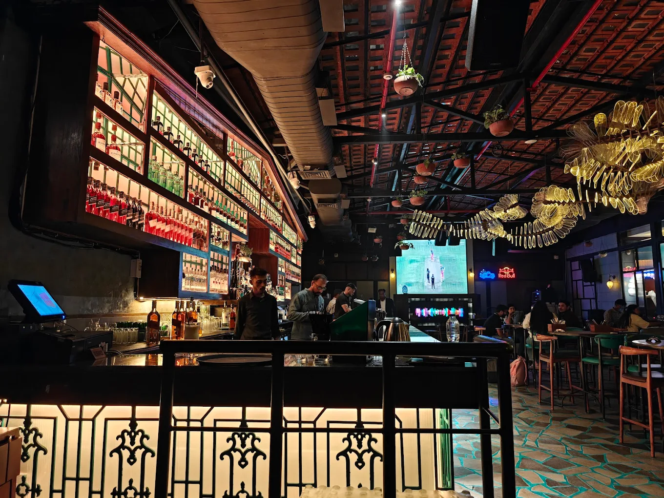 LMNOQ Skybar