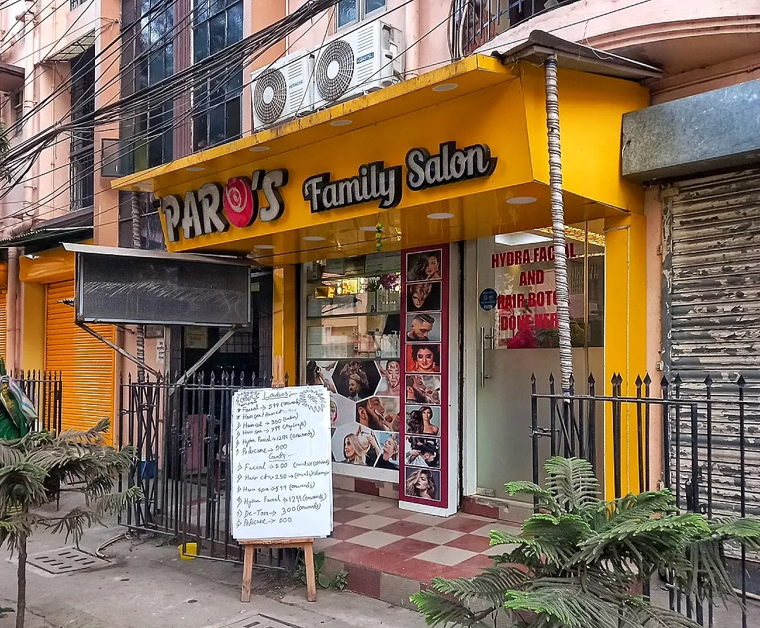 Paro’s Family Salon – Unisex beauty salon in Dumdum, Kolkata