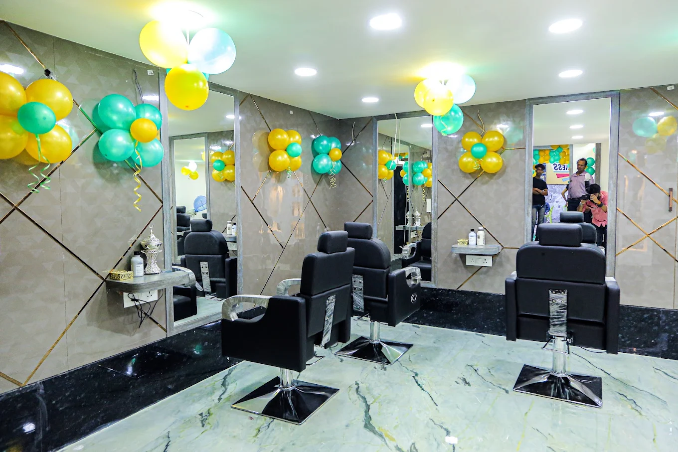 Salon 85