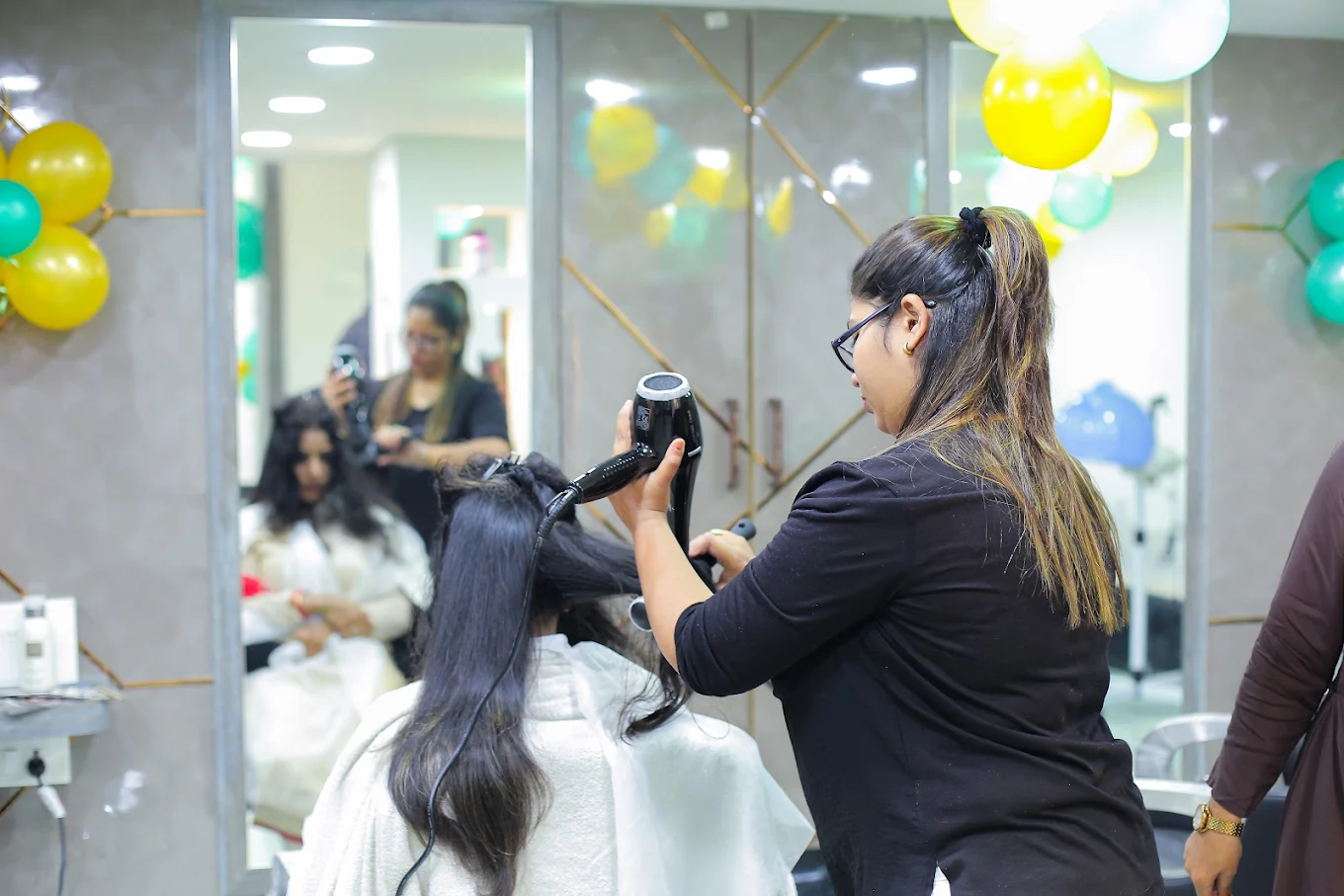 Salon 85