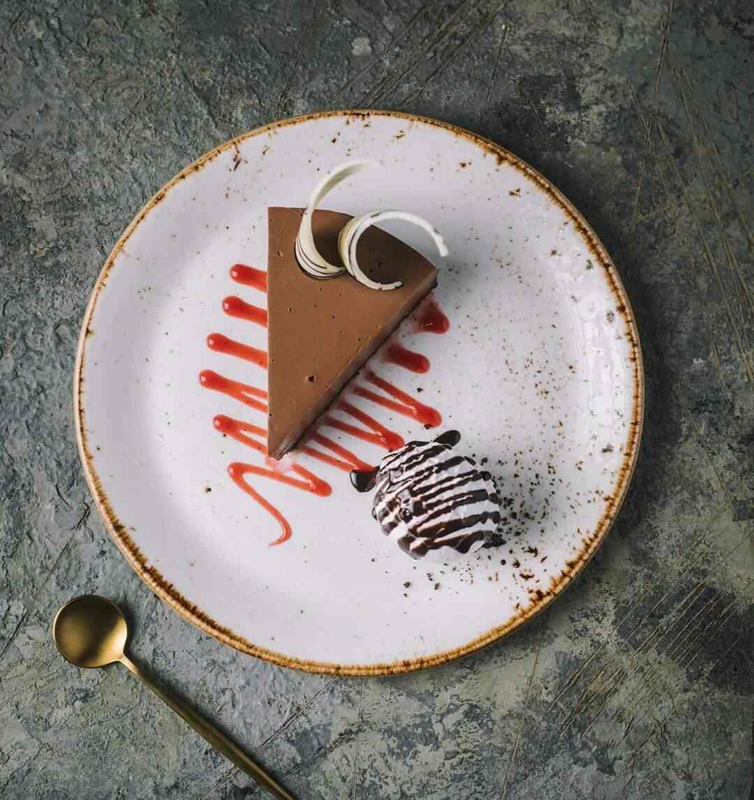 145 Cafe & Bar