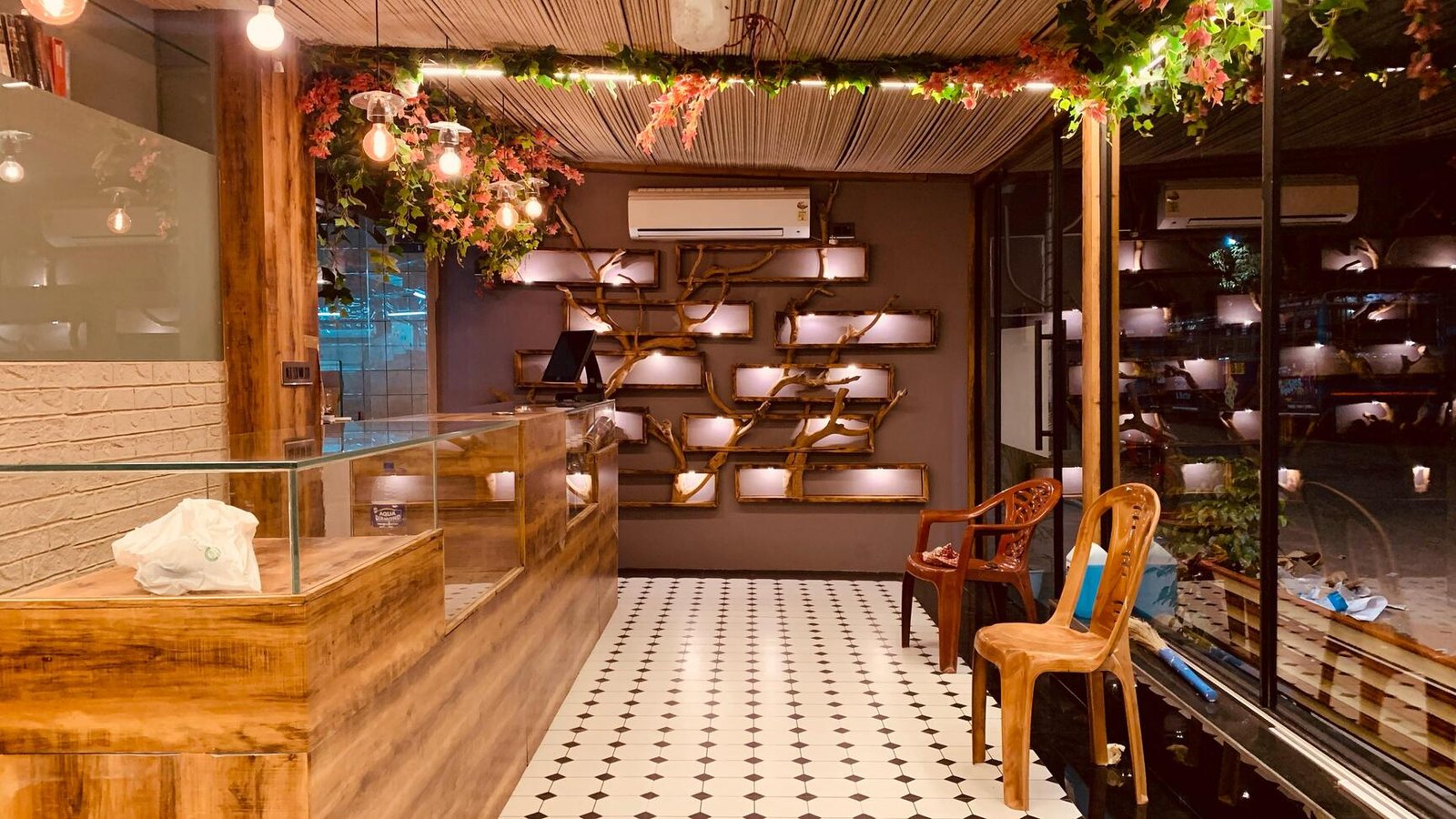 Cafe 37