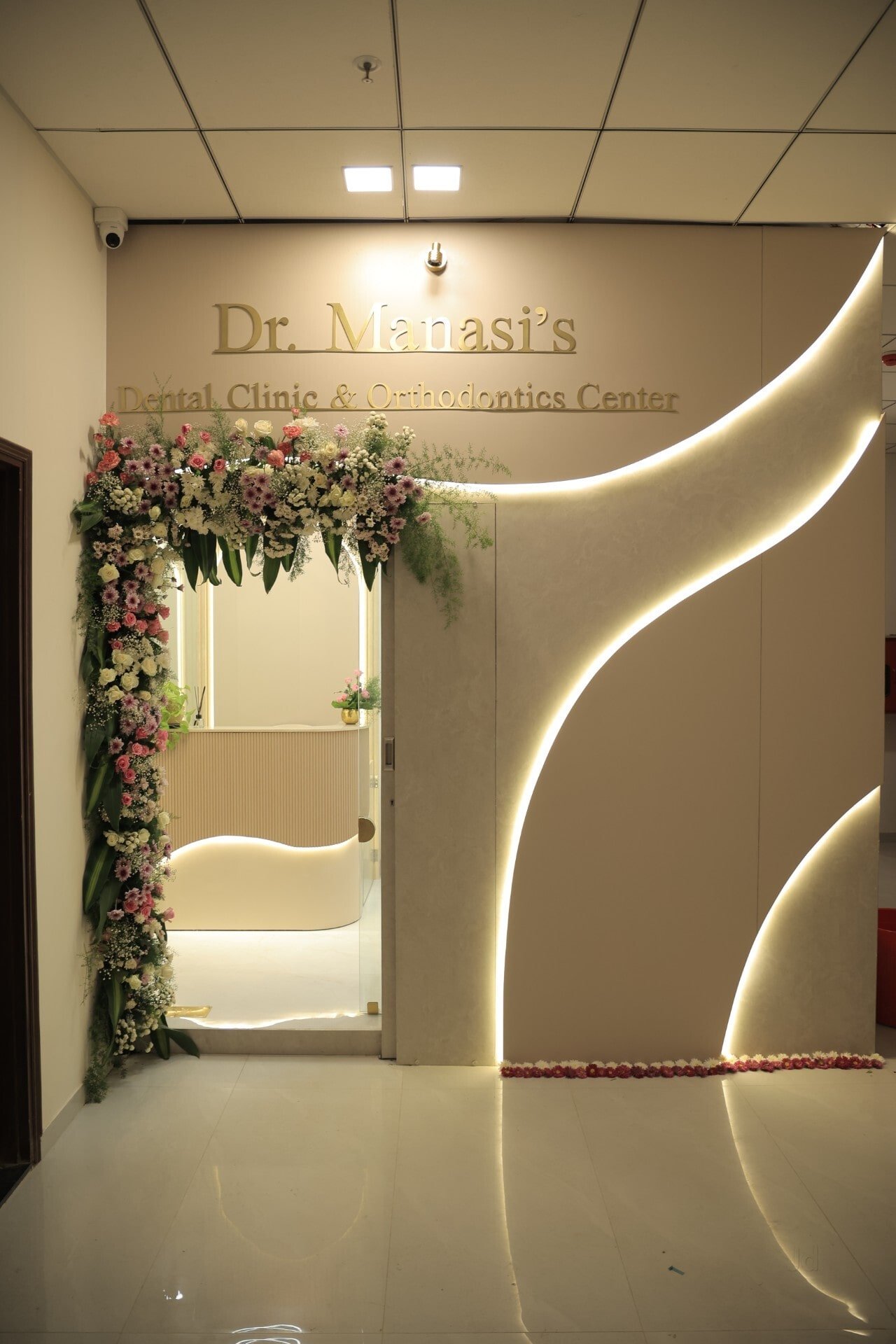 Dr. Manasi S Dental Clinic and Orthodontic Center