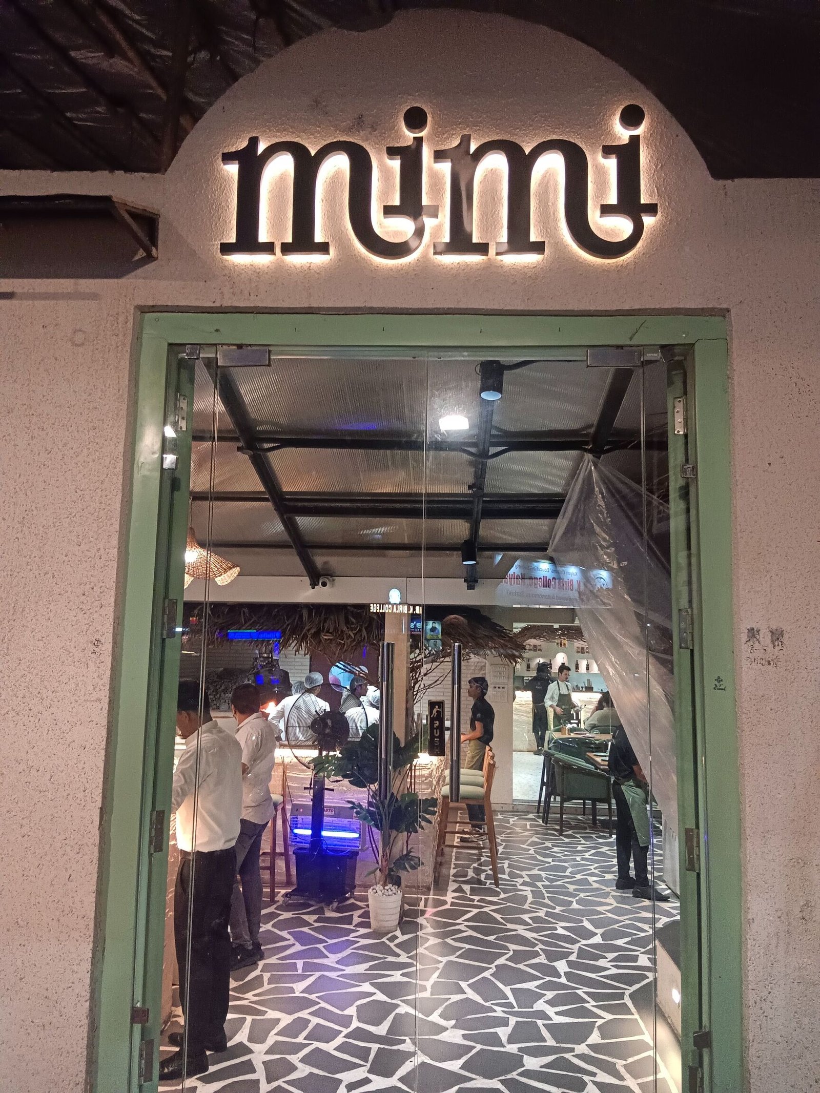 Mimi Cafe & Bistro