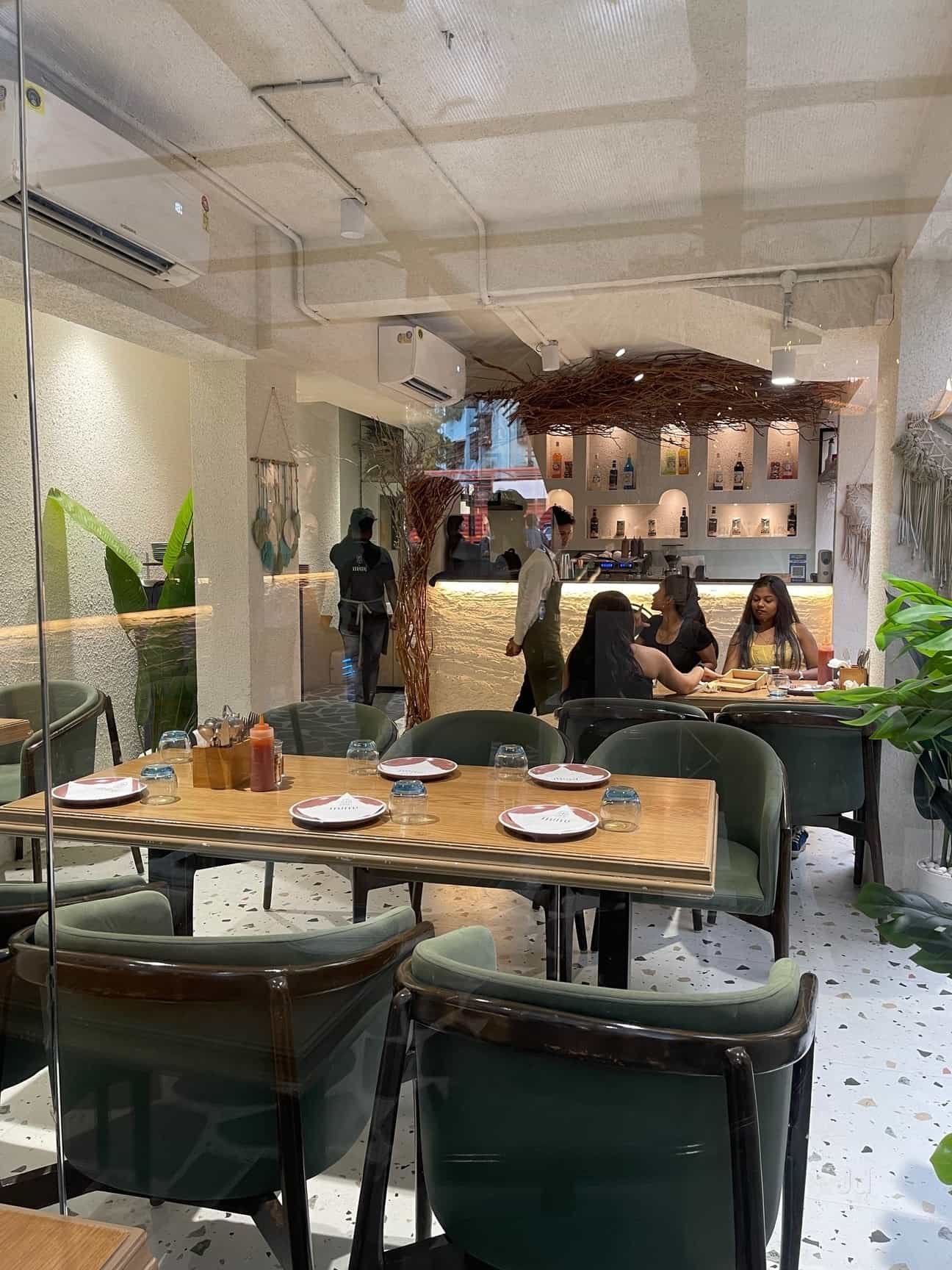 Mimi Cafe & Bistro