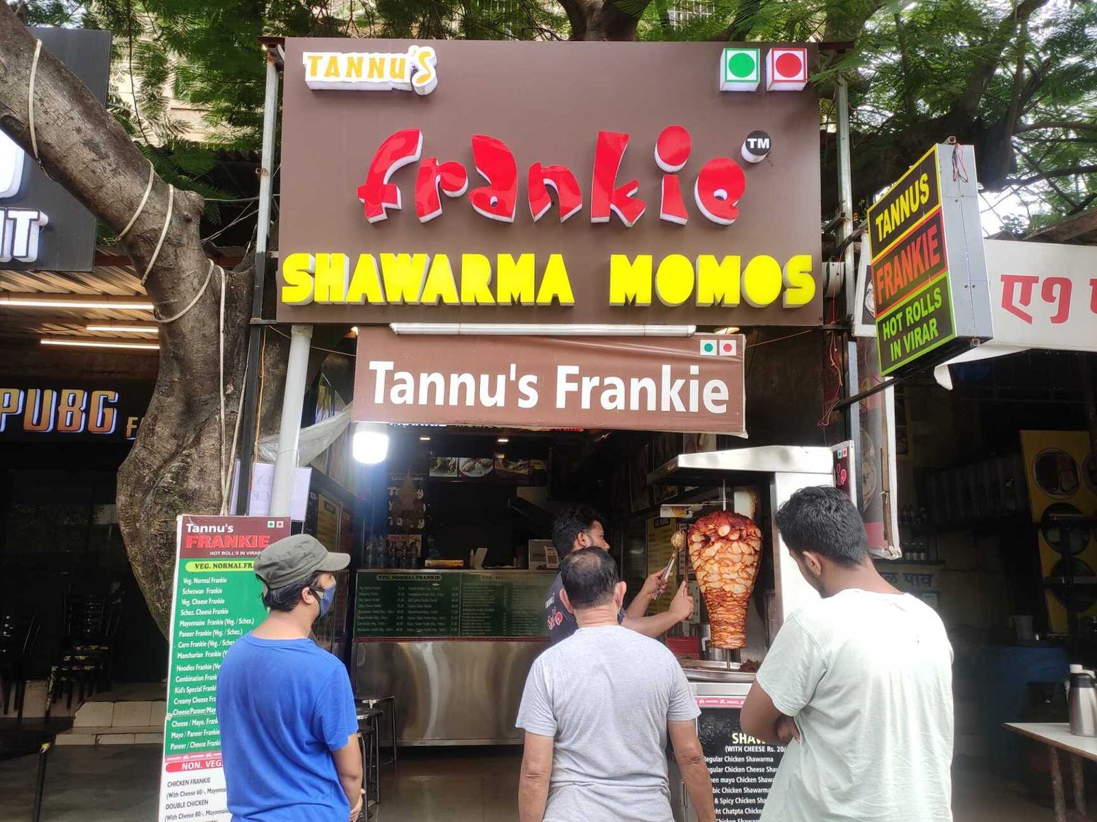 Tannus Frankies Shawarma Momos