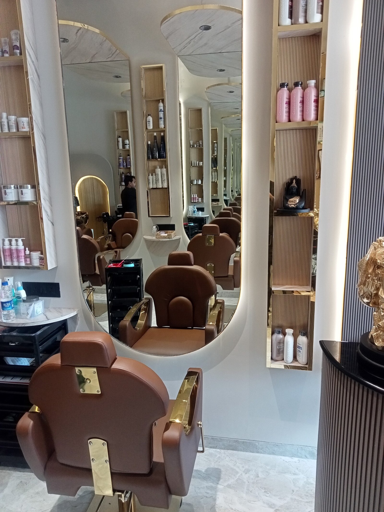 Yello Salon